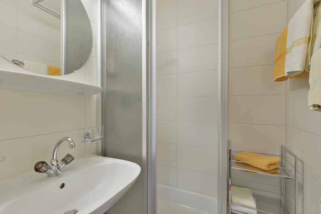 Gaestehaus Ahornblick Mayrhofen Kamer foto