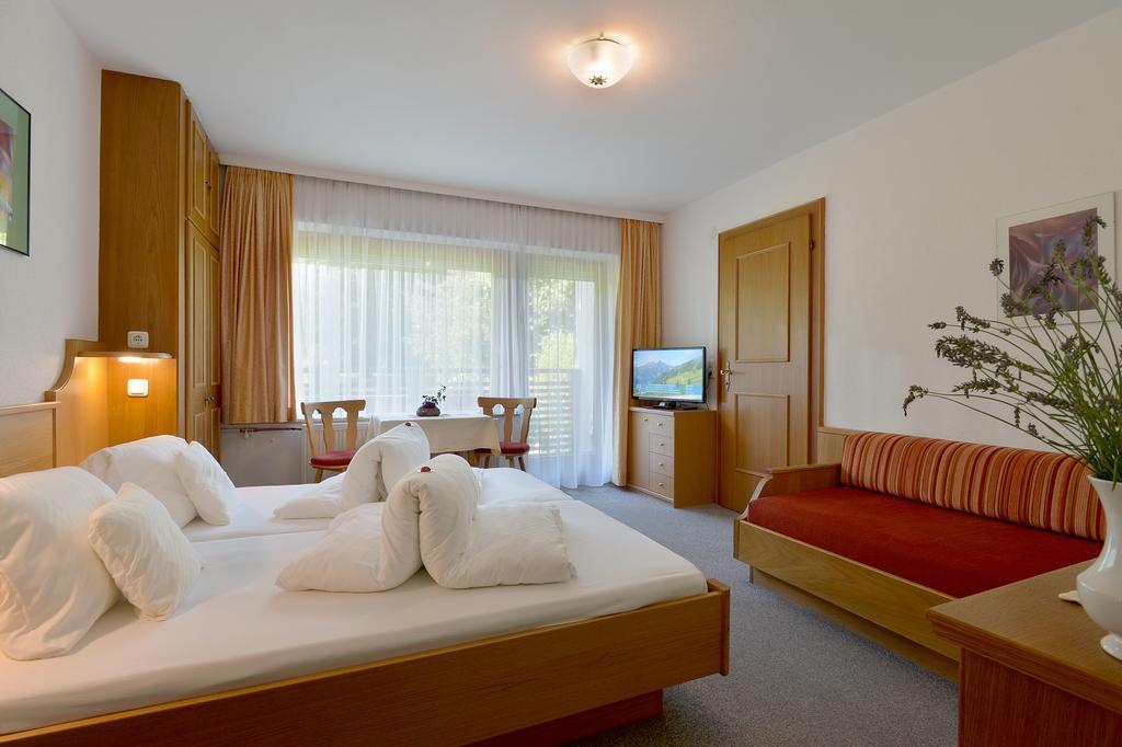 Gaestehaus Ahornblick Mayrhofen Buitenkant foto