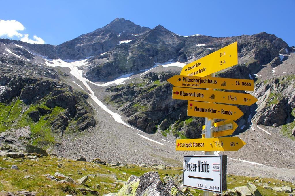 Gaestehaus Ahornblick Mayrhofen Buitenkant foto
